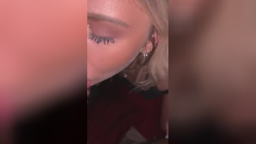 Tini kiscsaj és a jókora fekete farok Thumb