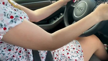 Jártas milf mostohaanyu megízlelgette a fiacskája faszát és kérte, hogy fröcskölje csurig a pinácskáját Thumb