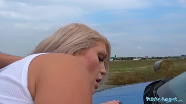 Tini kiscsaj gázsiért kupakol Thumb