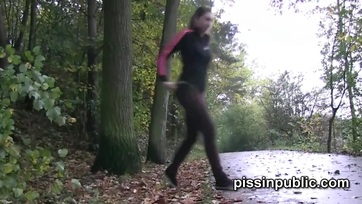 Vadóc tini muffok az utcán pisilnek Thumb
