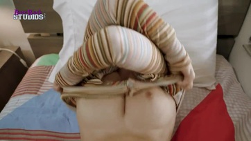 Mostoha apukával kúr a visszahúzódó bögyös tini suna Thumb