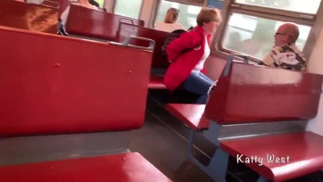 A bohó 18 éves suna megmutogatta a bugyogóját és megráncigálta az anonim srác szerszámát Thumb