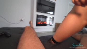 A könnyűvérű mostoha anyucim felhúzta a kotont a pöcsömre és gondosan meglovagolta Thumb