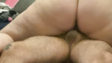 A jó nagy picsájával pattogta meg a fickója dákóját a faszéhes asszony Thumb