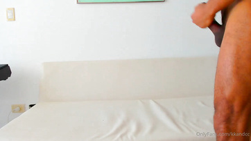 Bekapta a nagyméretű péniszt a latin pipi hogy majd őrülten megugrándozhassa azt Thumb