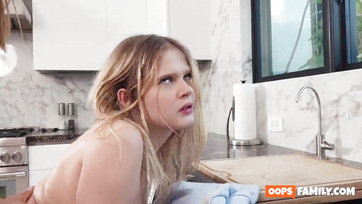 A mostohafivére böszme brokiját jobban akarta a lucskos puncijú tini picsa Thumb